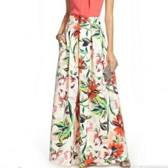 Eliza J Dresses & Skirts - ELIZA J Floral Maxi Skirt in White with Red & Pink Blooms SIZE 0